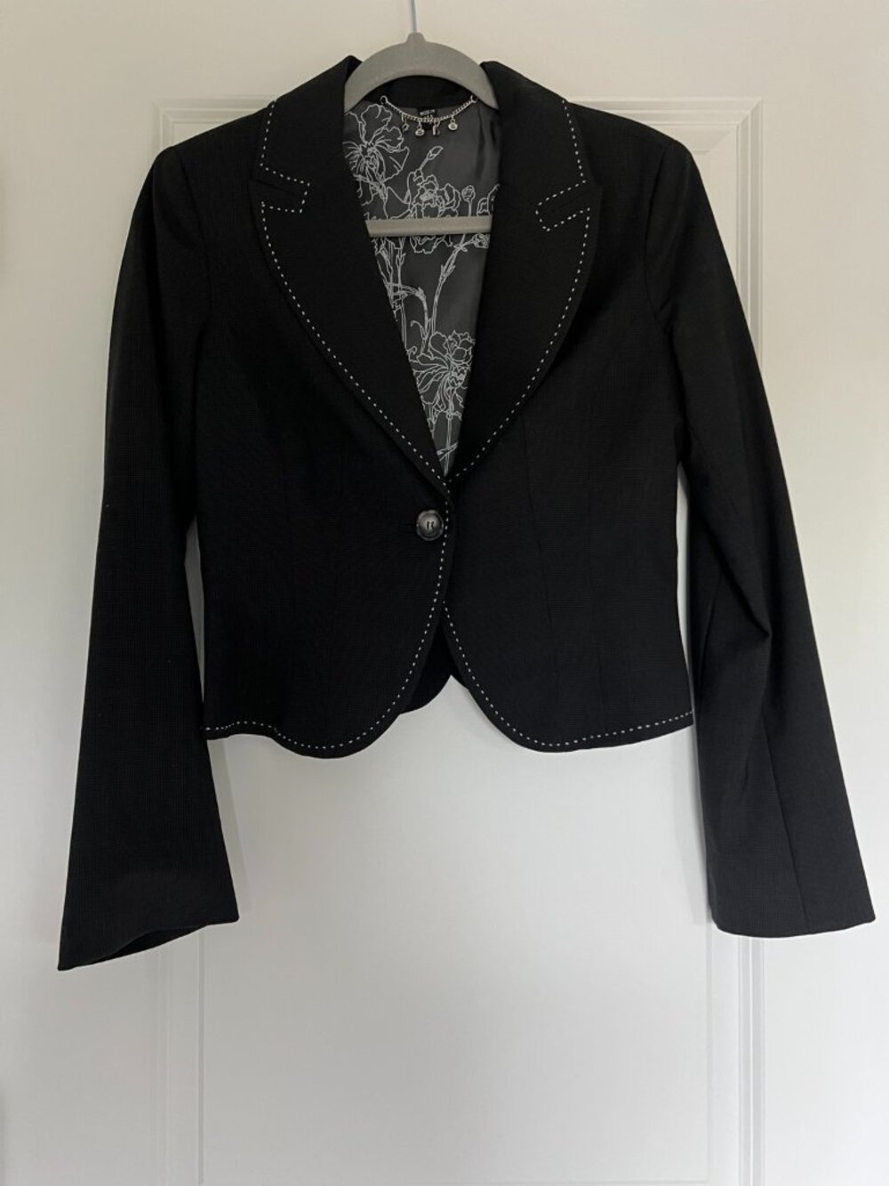 Vintage Office Siren Chic Y2K Bebe Cropped Black Blazer Made in USA Size 6